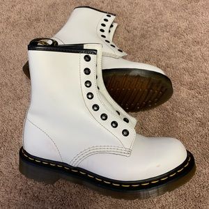 Dr. Martens 1460 Classic Smooth White